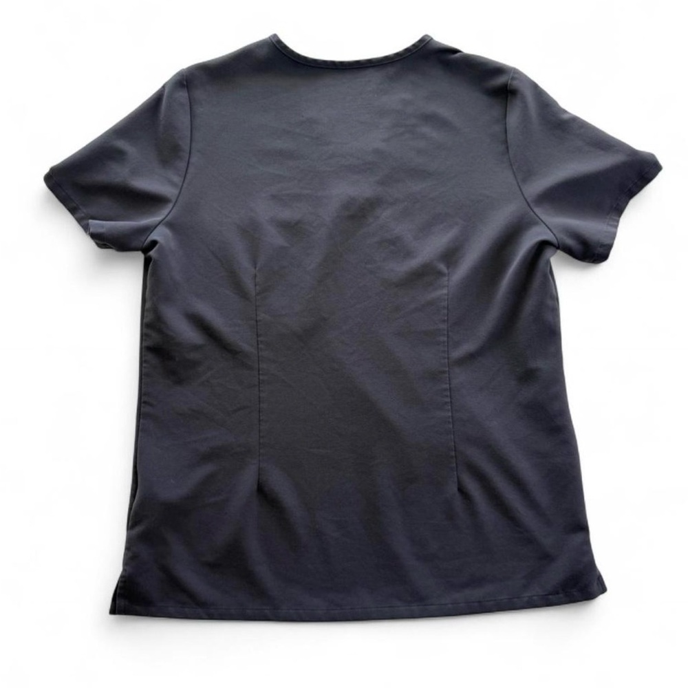 Women’s FIGS Dark Grey Medical Technical Collection V Neck Scrub Top - Picture 2 of 4